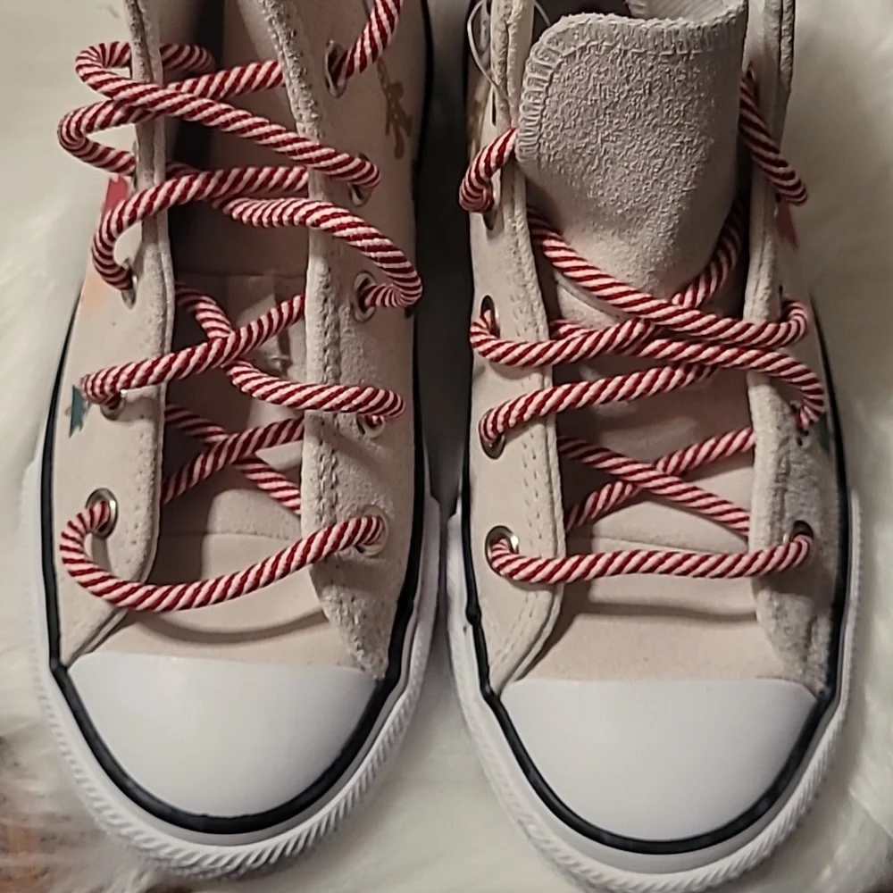 Converse - Picture 2 of 3